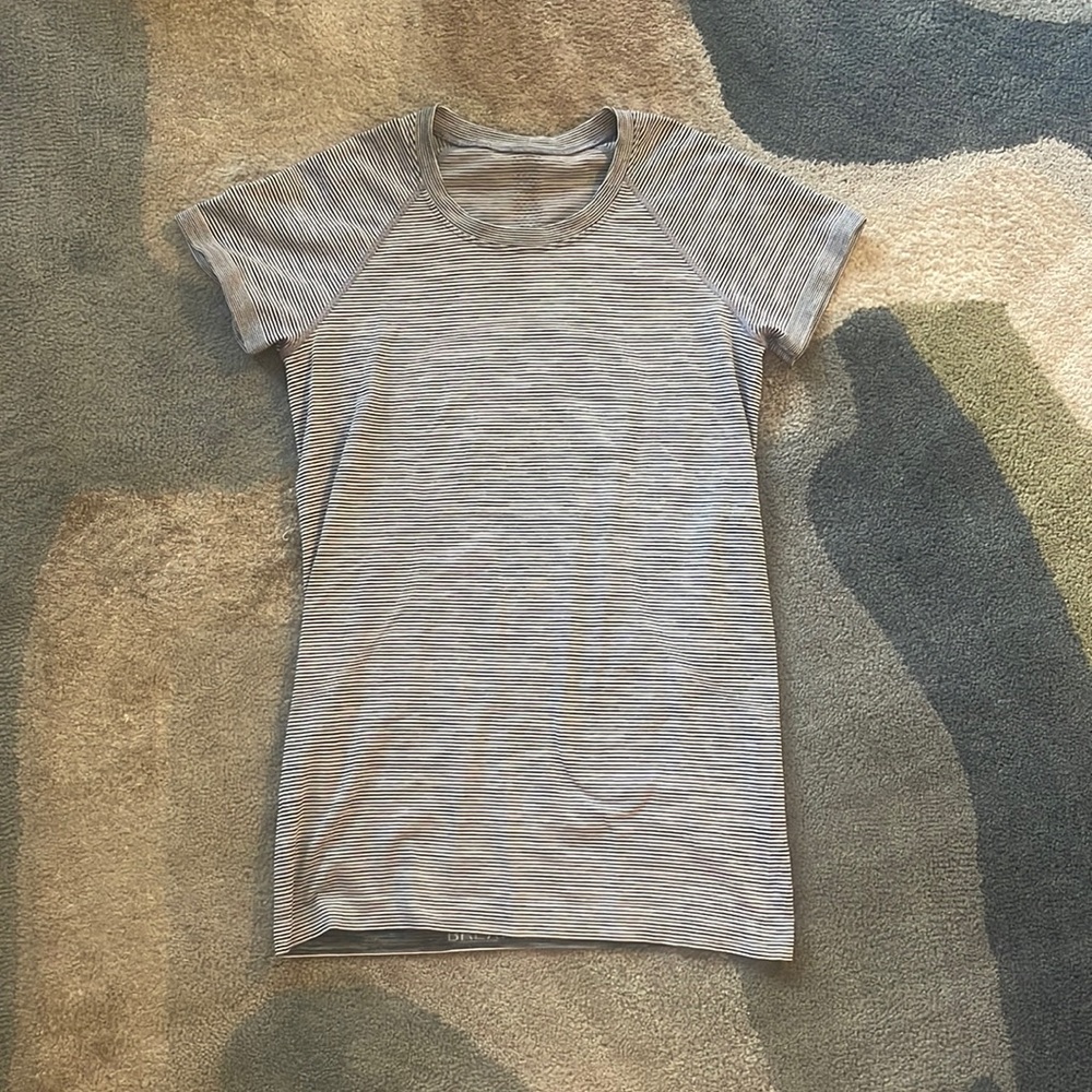 Lululemon Swiftly Tech Tee